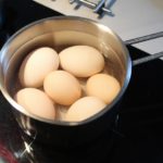 2. Ugotować jajka