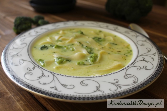 022 Zupa serowa z brokułami KuchniaWeDwoje.pl