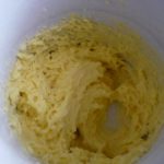 3. Zmiksować masło z cukrem i jajkiem