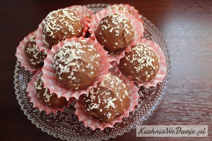 103 Trufle czekoladowe z żelkami i białą czekoladą[KuchniaWeDwoje.pl]