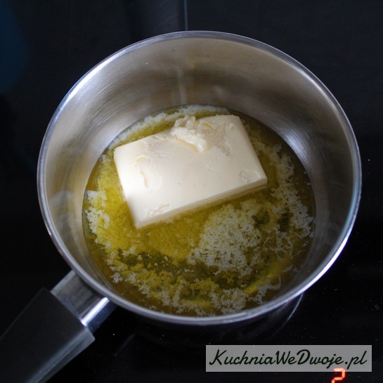 2. Rozpuścić masło