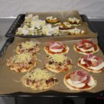 12. Wyłożyć odpowiednie składniki i upiec pizze